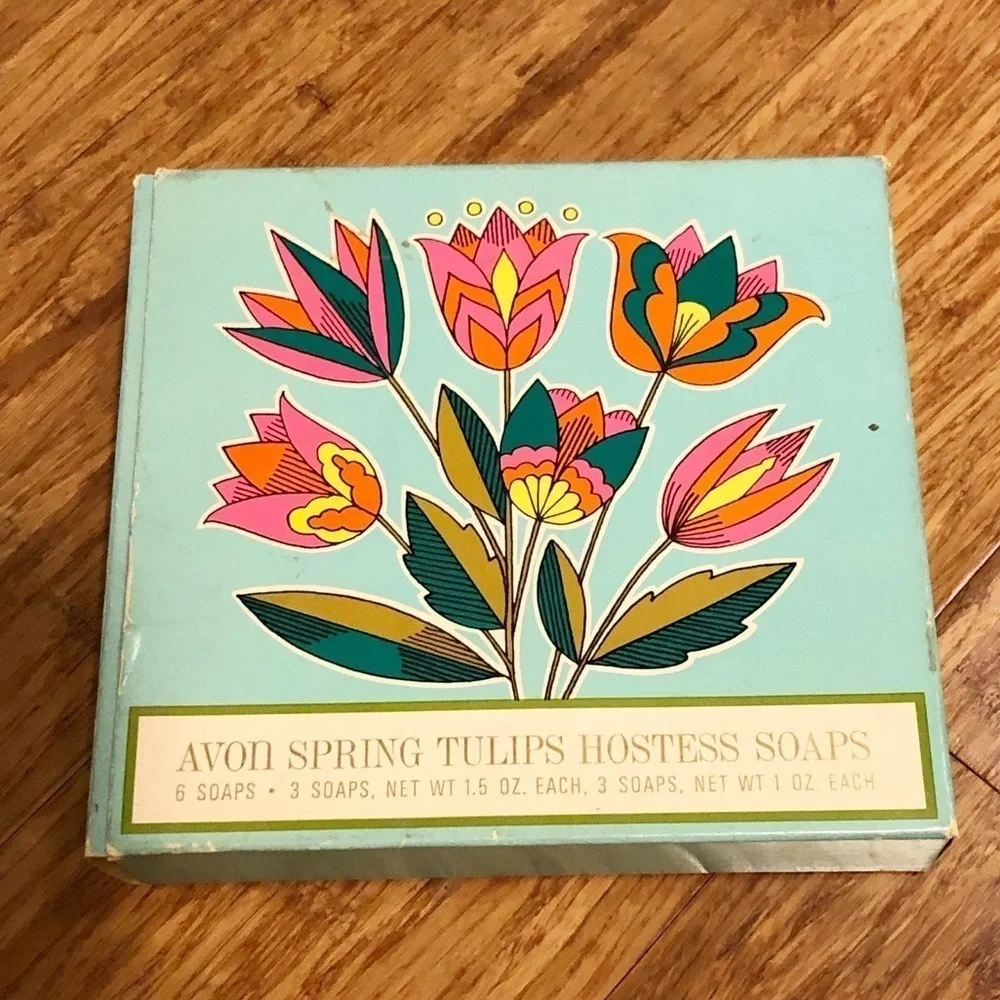 New in Box Vintage Avon Spring Hostess Soaps white and pink tulips. 6 soaps. - Picture 5 of 13